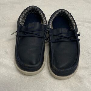 Hey dude Wally classic navy blue little boys shoes size C13